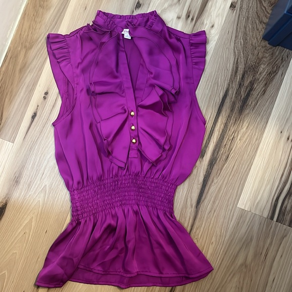 Candies Sleeveless Top - Picture 3 of 11